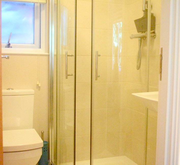 Tawny Lodge shower Tawny Lodge shower